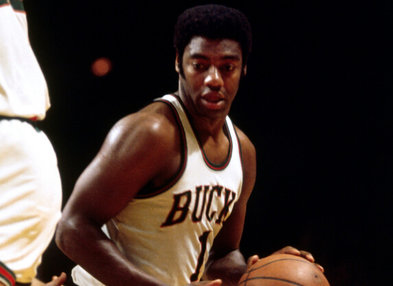 开云-Rookie重要时刻晋级下一阶段，雄鹿带队取胜！再创辉煌时刻-开云